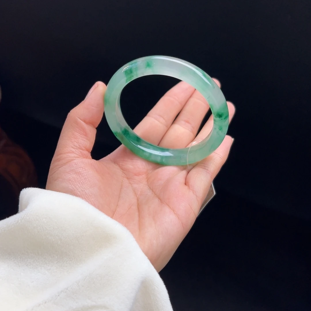 石英质玉未镶嵌手镯