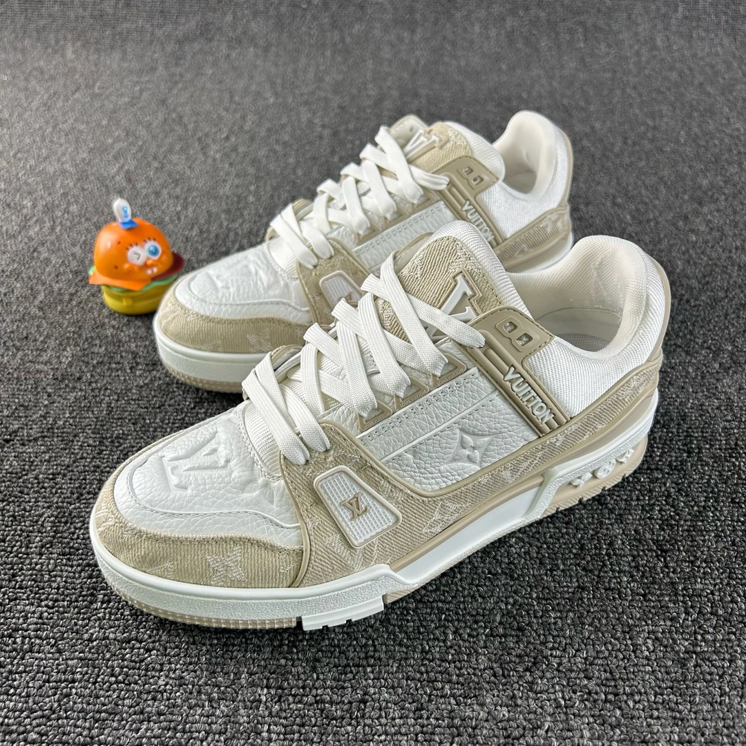 95新 LouisVuitton/路易威登 奶茶Trainer板鞋37.5码 HB5503