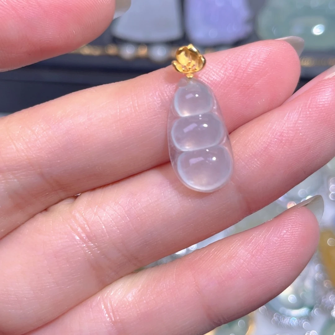 颈饰18K金镶嵌翡翠翡翠