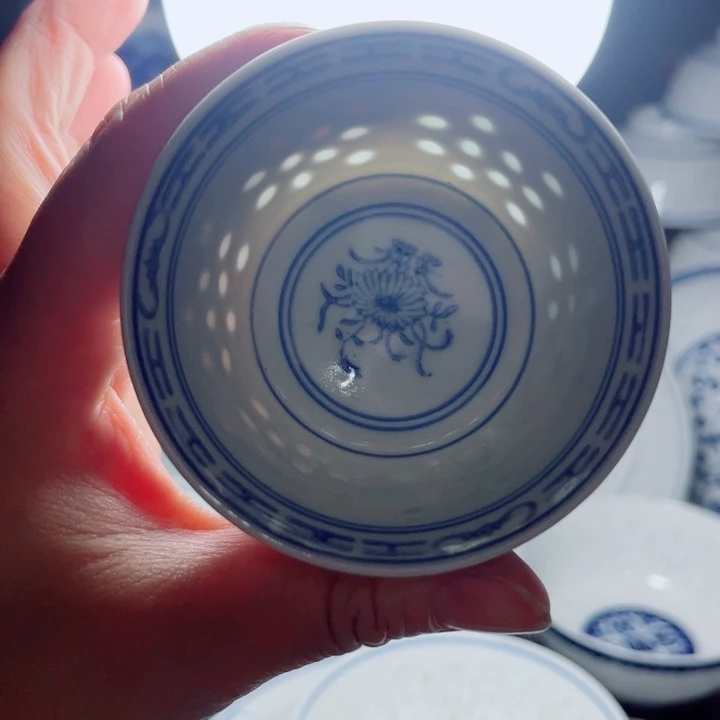 青花玲珑二缸中兰花