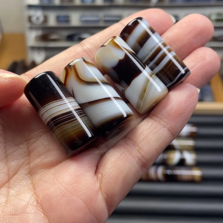 天***泰玛瑙/玉髓散珠4颗20米