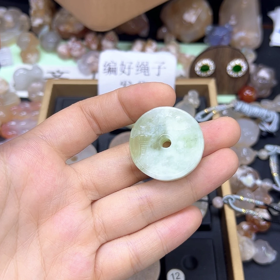 石英质玉未镶嵌吊坠(赠链)不****7