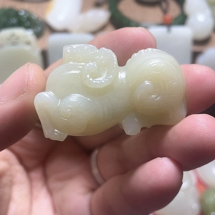 和田玉颈饰未镶嵌