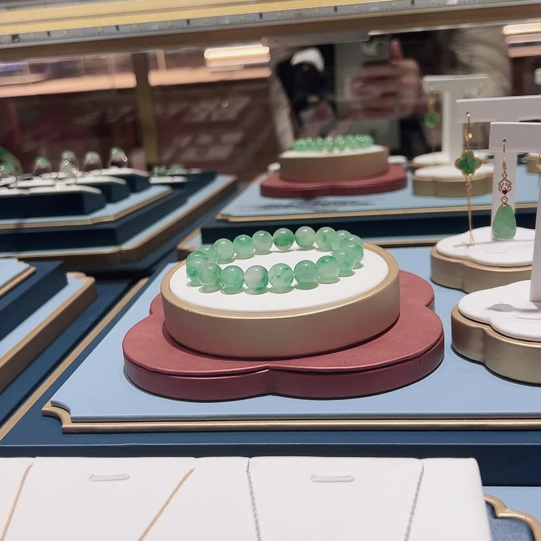 未镶嵌手镯石英质玉