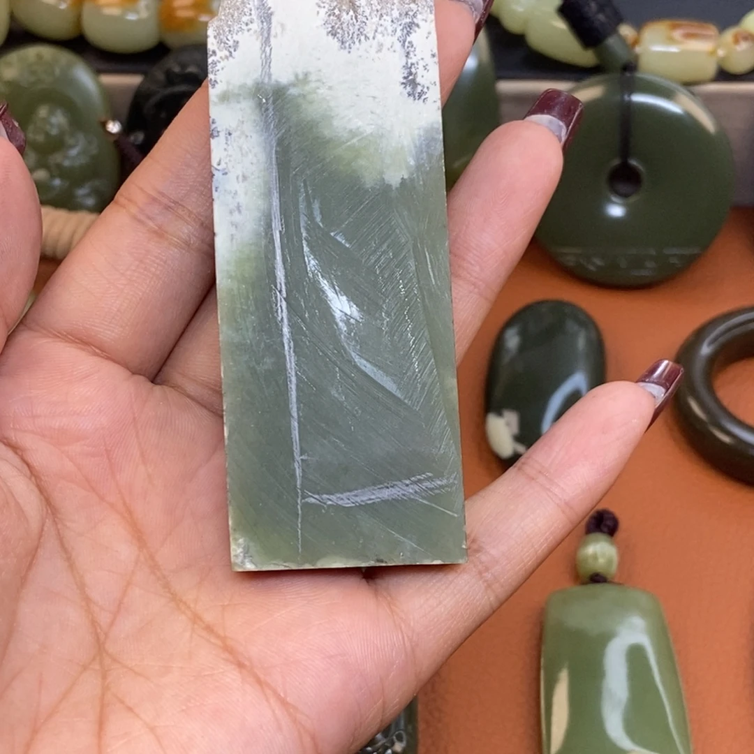 鲭***鳝岫岩河磨玉（透闪石质玉）未镶嵌挂件