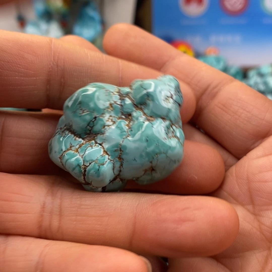 绿松石未镶嵌珠宝奇石