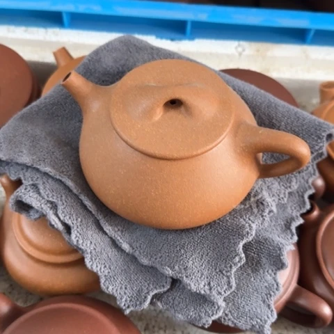 紫砂茶壶悟***）黄降坡泥200c c