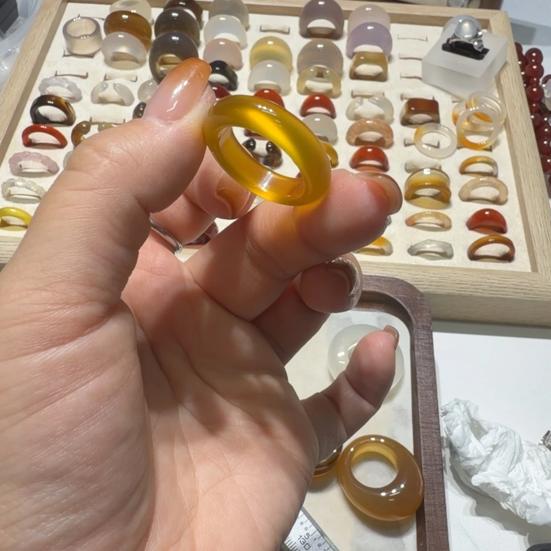 薇***薇玛瑙/玉髓未镶嵌戒指港18
