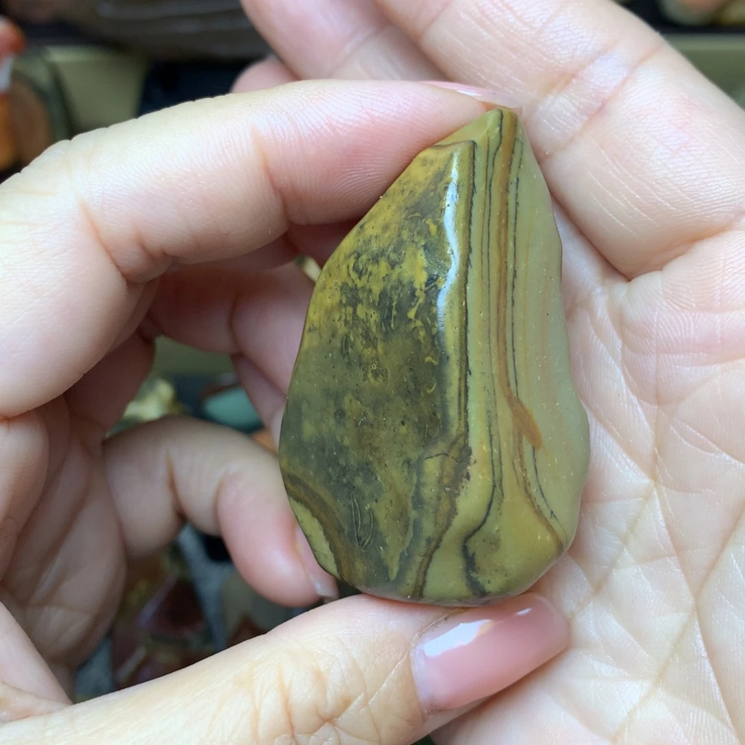 56800986543578975435