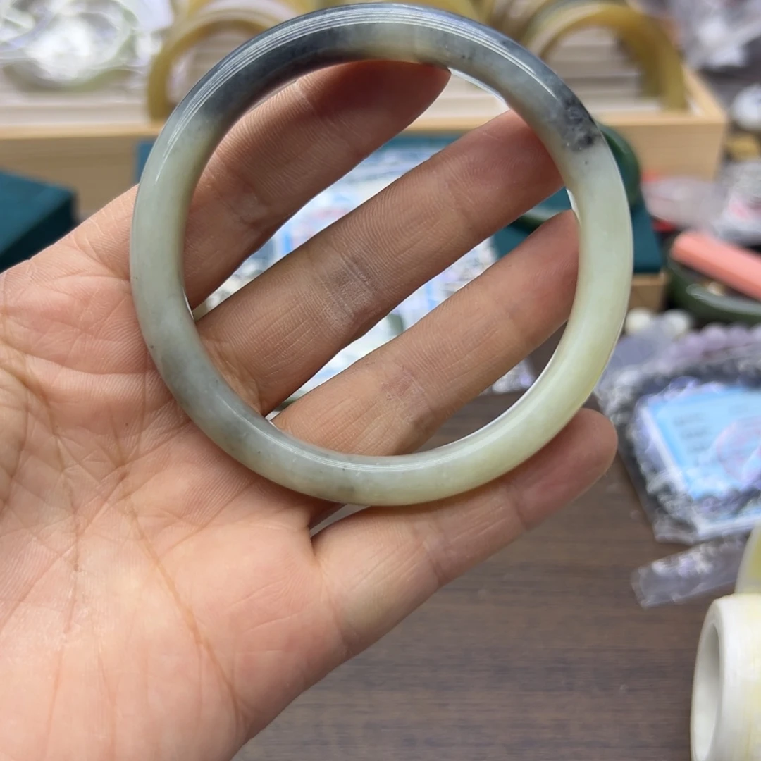 和田玉未镶嵌手镯61.3圈围077
