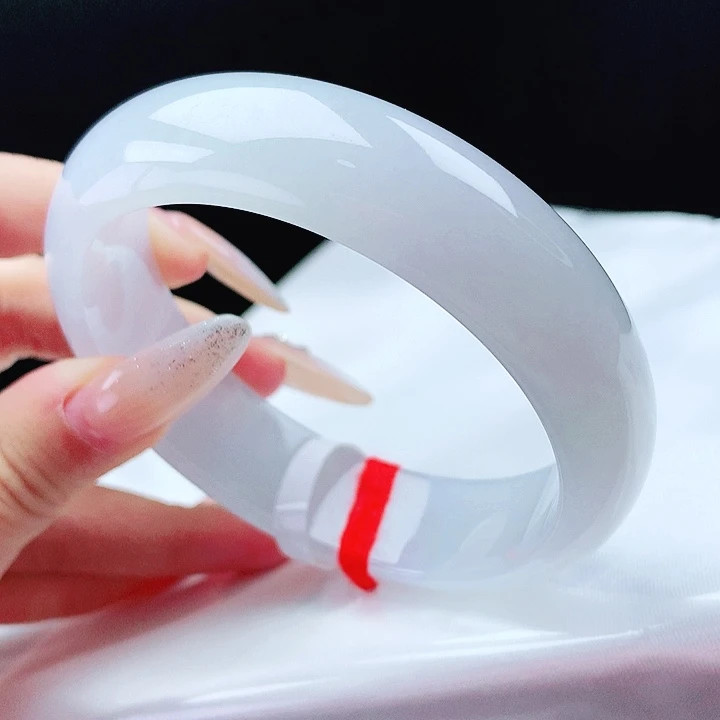 翡翠未镶嵌手镯60轮胎