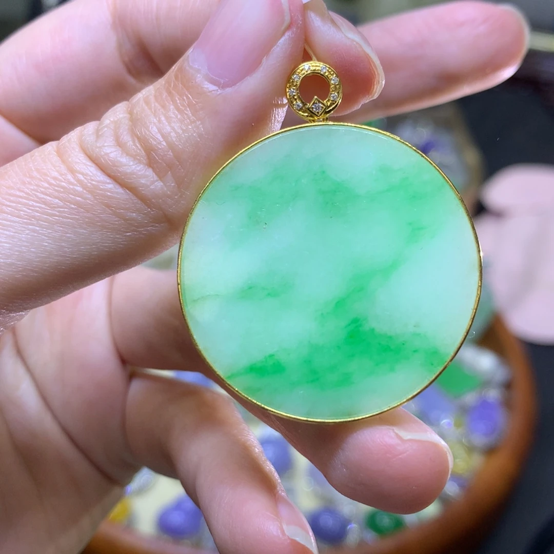 翡翠颈饰18K金镶嵌翡翠吊坠项链