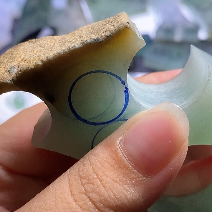 麒***刃未镶嵌定制翡翠有裂买断