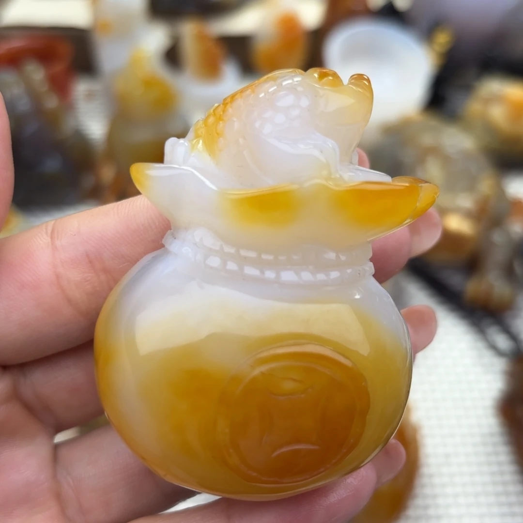 玛瑙/玉髓把件未镶嵌