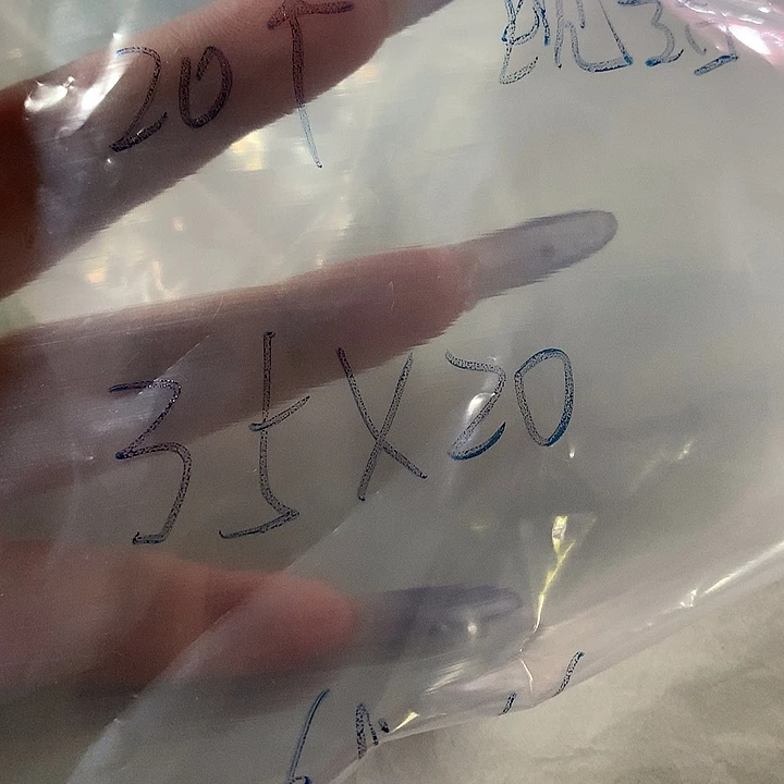 鲸***说翡翠未镶嵌手链翡翠雕刻扣子