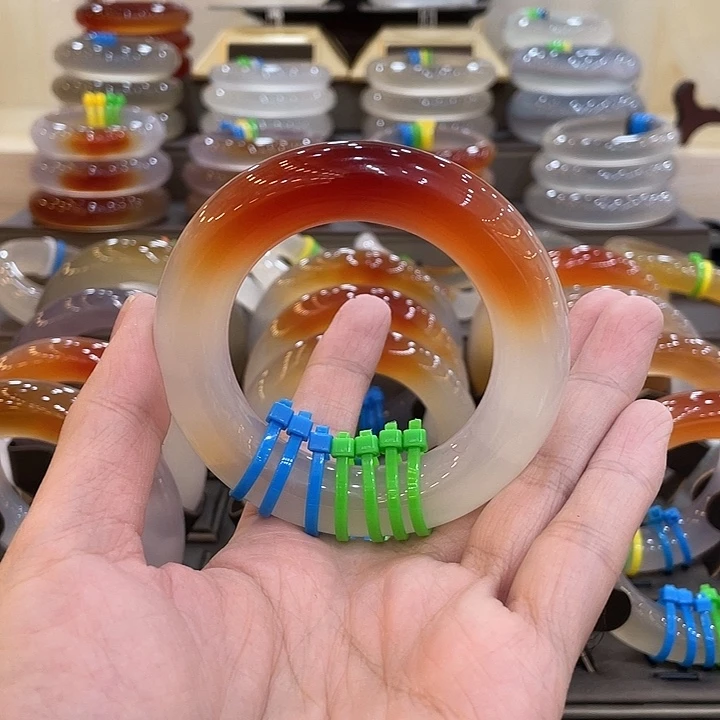 玛瑙/玉髓未镶嵌手镯