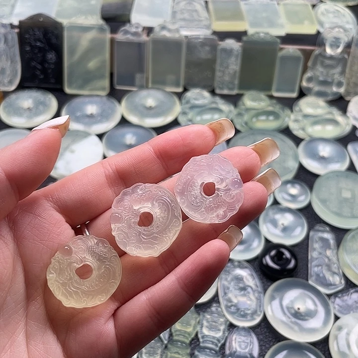 岫玉未镶嵌颈饰龙扣35一个