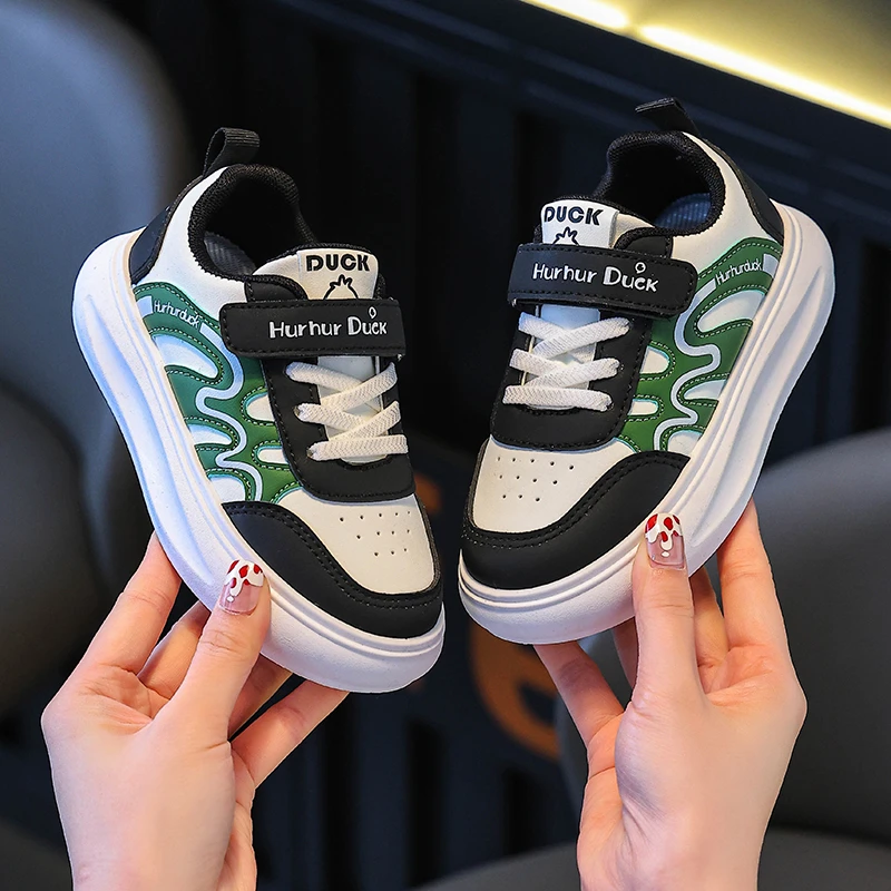 儿童板鞋男童女孩韩版潮流百搭运动鞋子防滑软底女大童皮面小白鞋