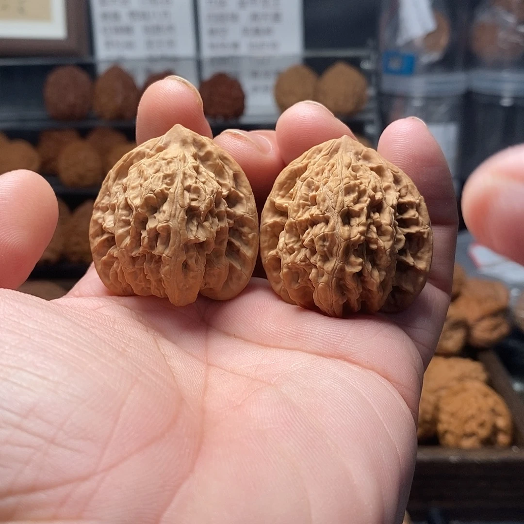 文玩核桃盘龙虎38-387