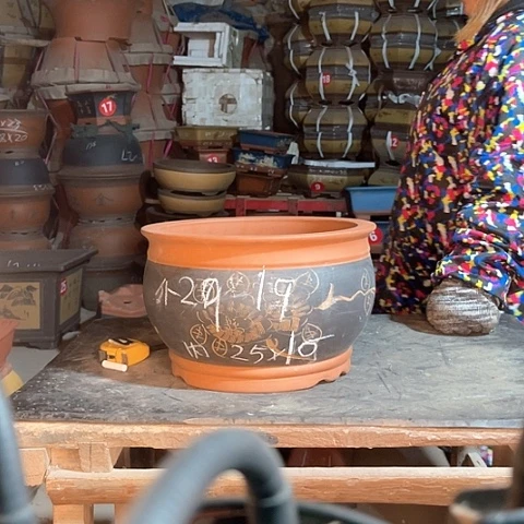 紫砂花盆金鱼缸盆一个