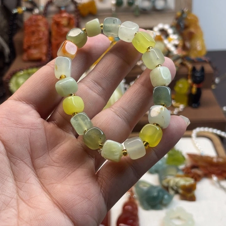 蛇纹石玉手串未镶嵌