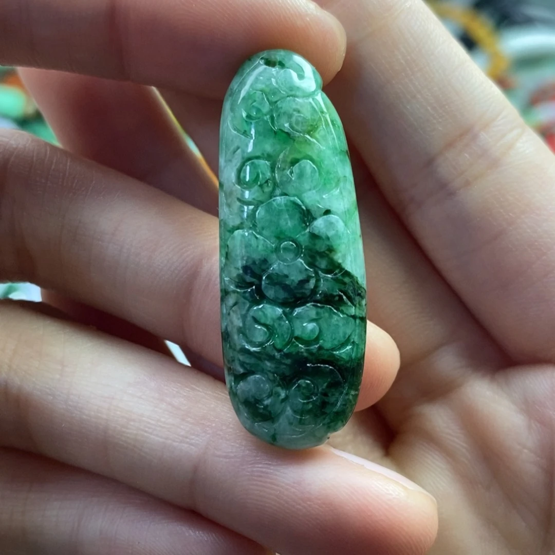 翡翠未镶嵌颈饰吊坠