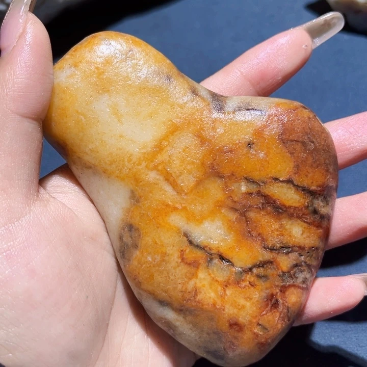 和田玉（糖玉）未镶嵌珠宝奇石