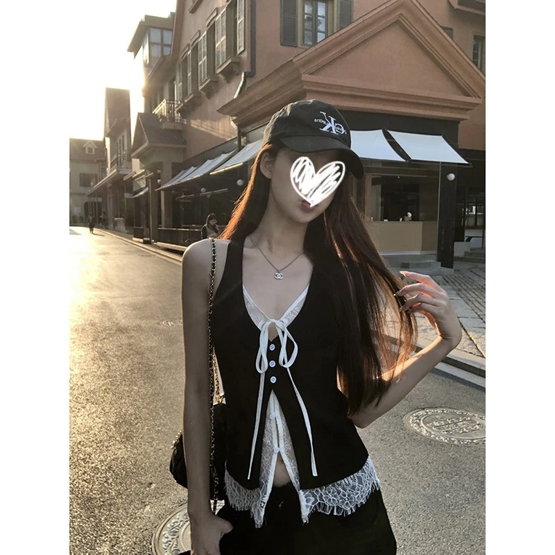 2025年夏季新款法式ins纯欲拼接蕾丝系带开衫假两件设计背心上衣