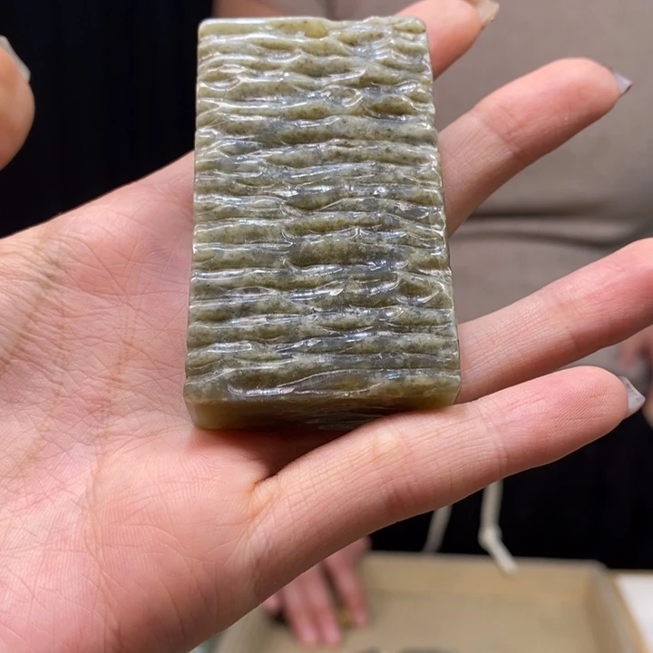 岫岩河磨玉（透闪石质玉）颈饰未镶嵌