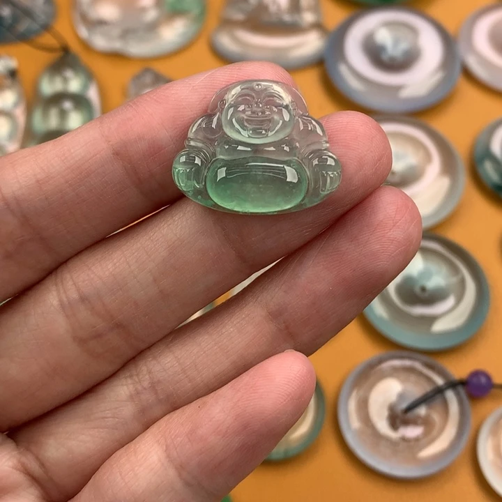 颈饰未镶嵌翡翠….