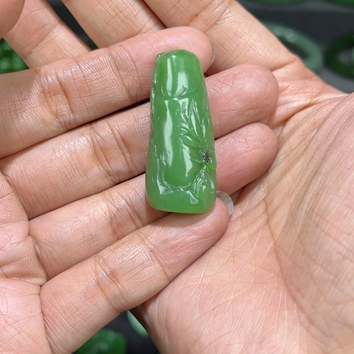 和田玉（碧玉）颈饰未镶嵌熊*范