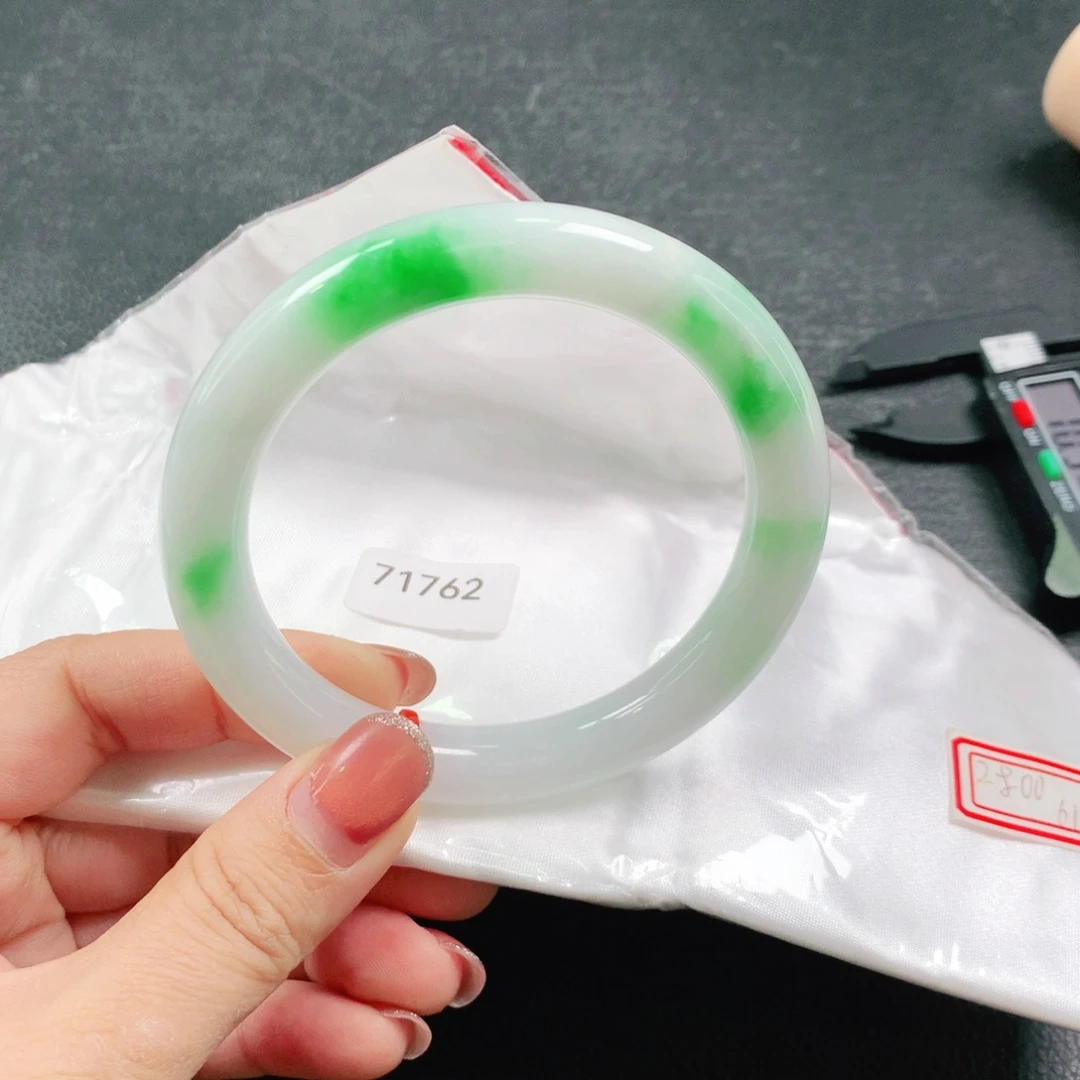 翡翠未镶嵌手镯（圆镯）03
