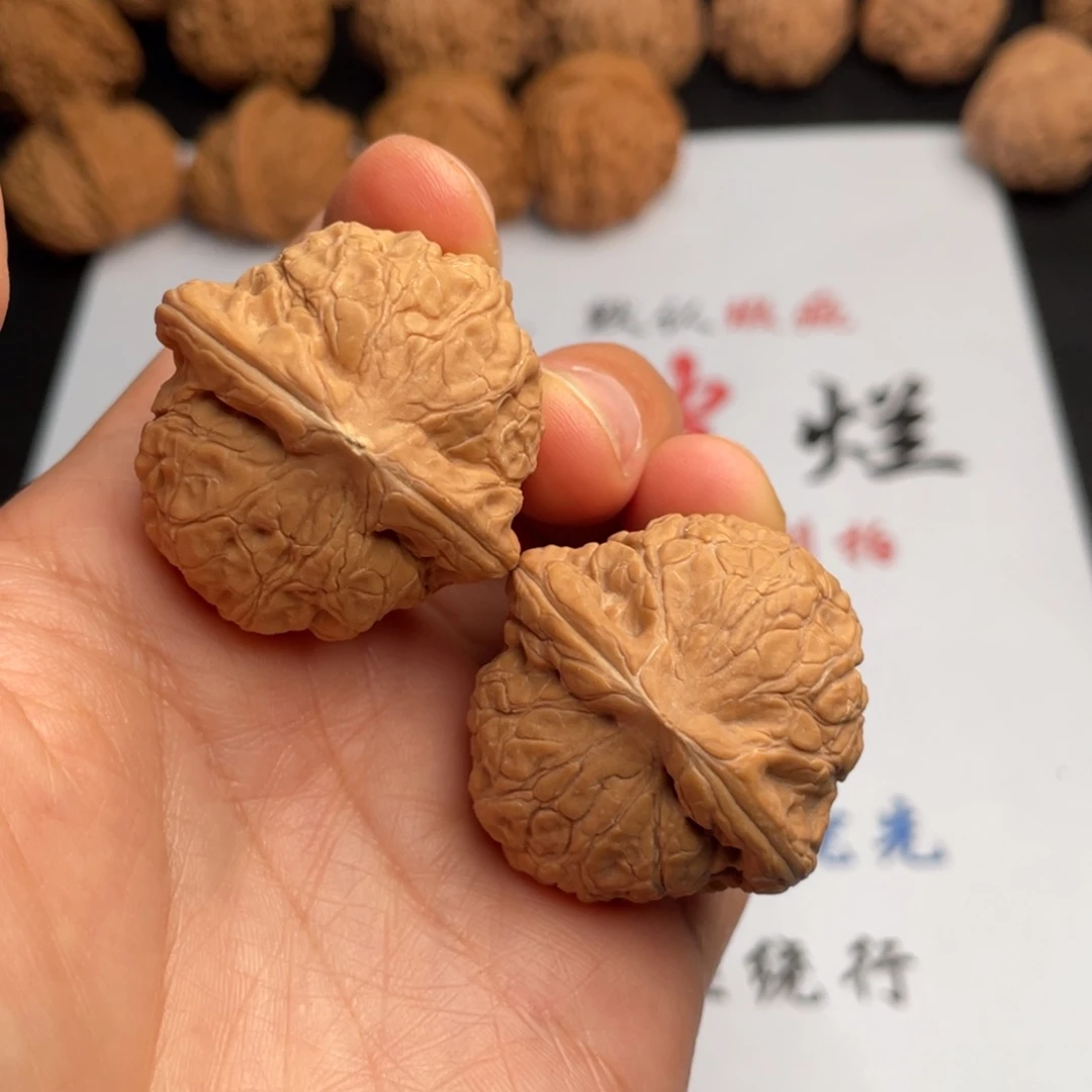 文玩核桃吊坠?****⭐522。35乾隆磨有黄