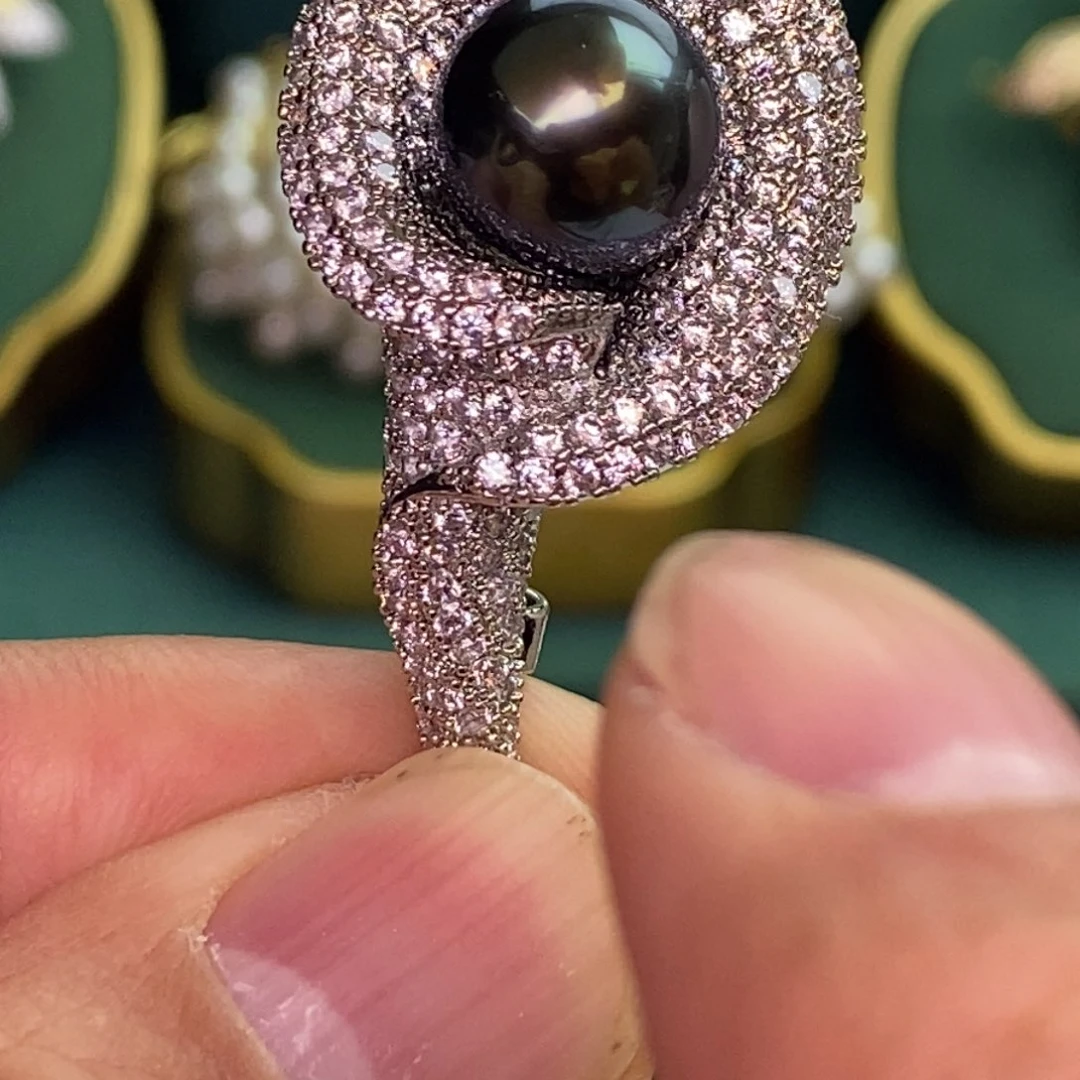 未镶嵌胸饰海水珍珠