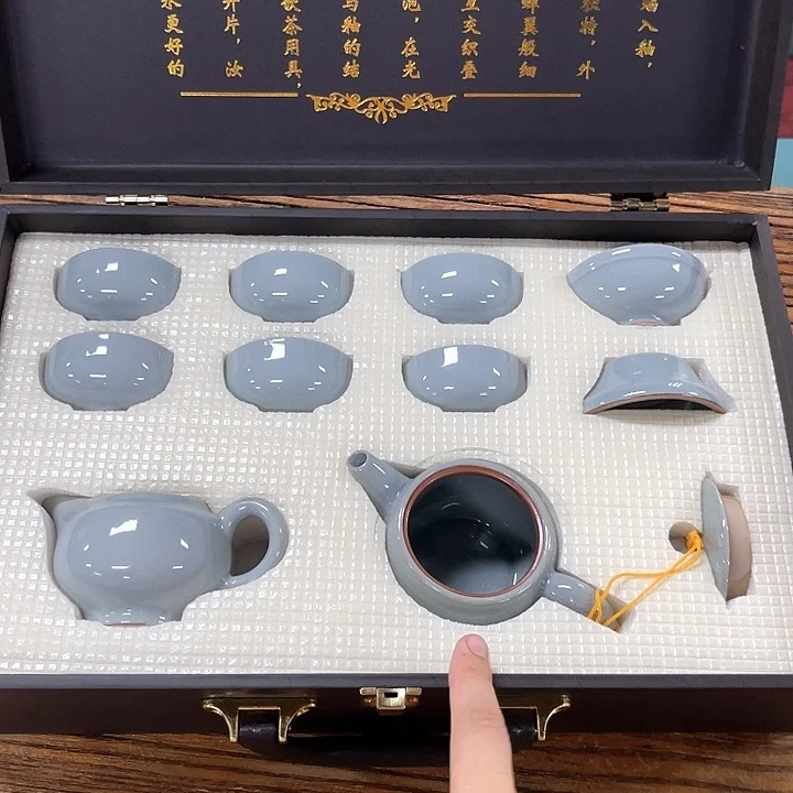 孤品茶具套装等。