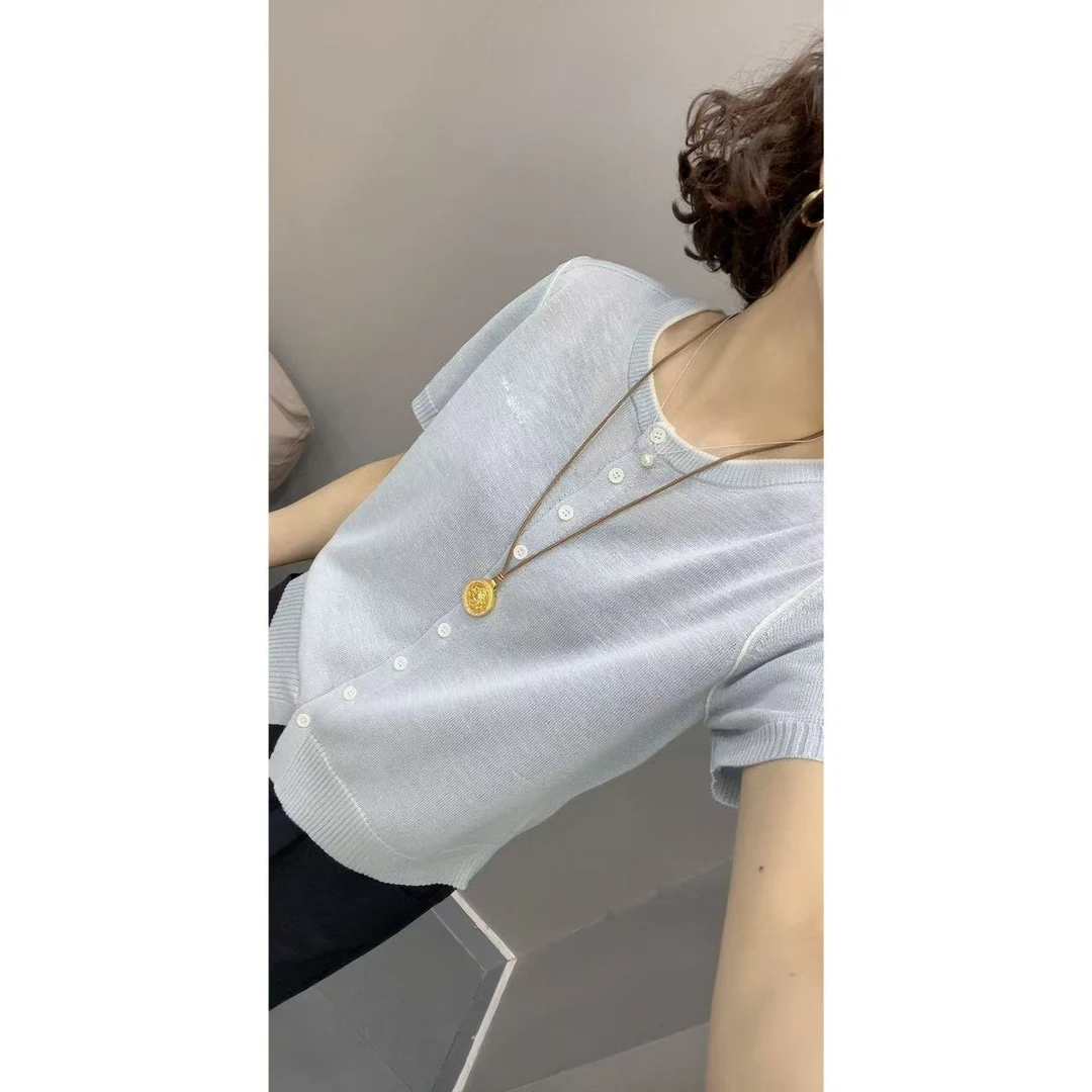 简约拼接圆领纽扣针织T