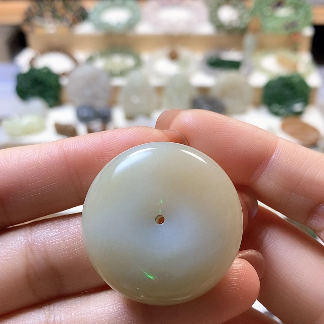 哈***哥和田玉未镶嵌吊坠(赠链)糖白平安扣35