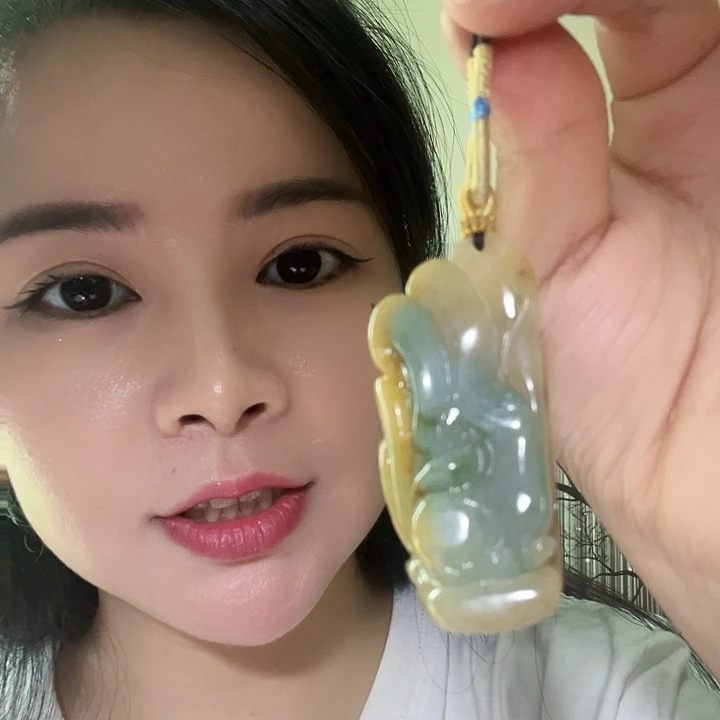 颈饰未镶嵌翡翠天然A货翡翠挂件