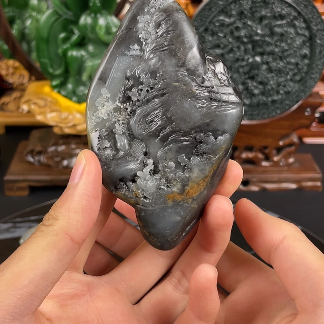 和田玉未镶嵌把件