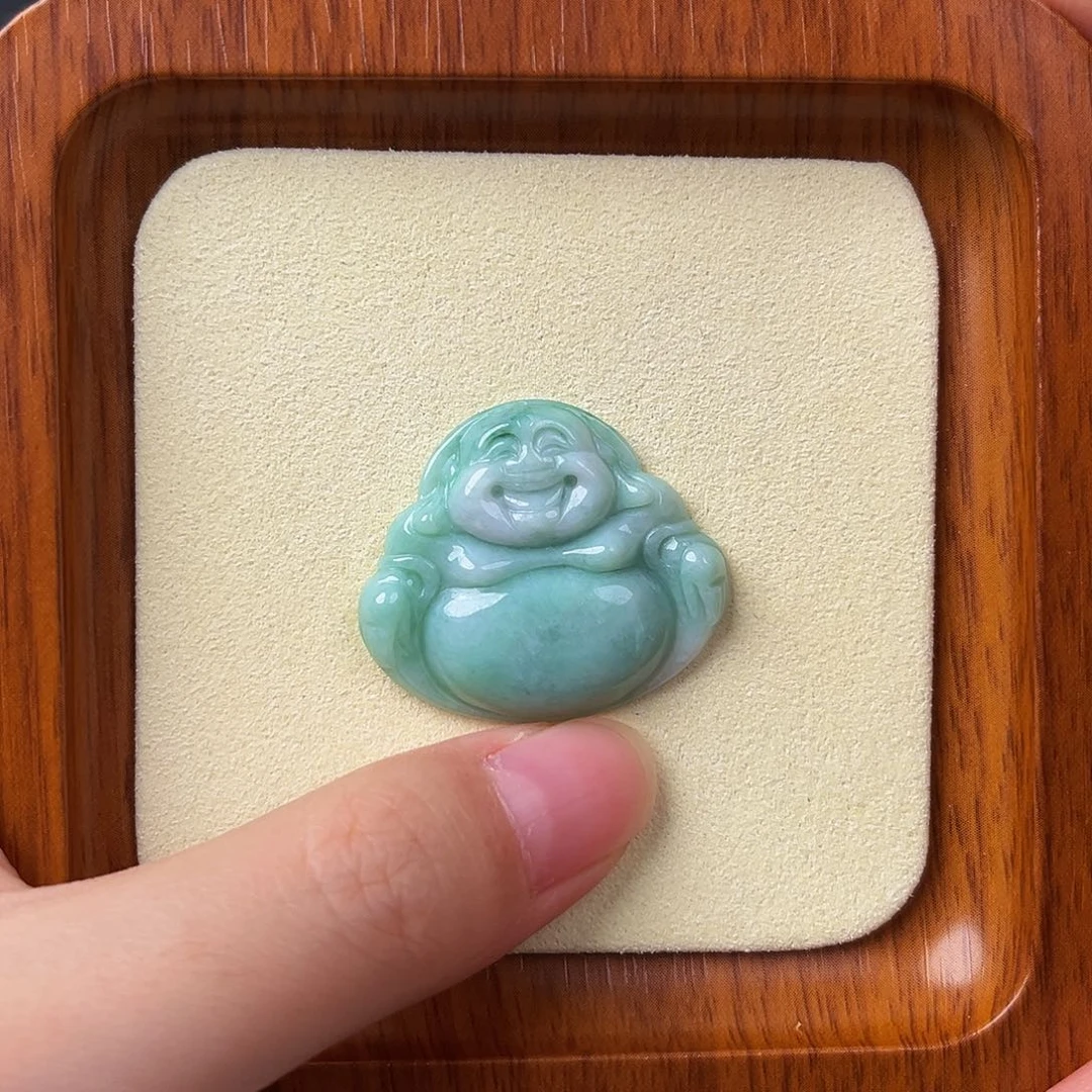 翡翠未镶嵌颈饰佛公