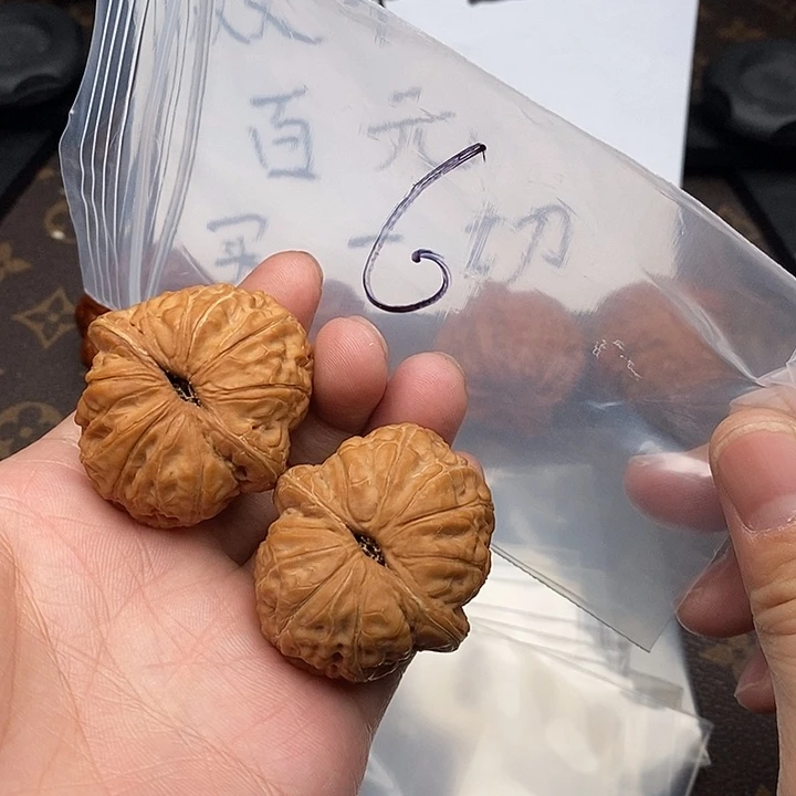 吊坠文玩核桃w9494974749047057