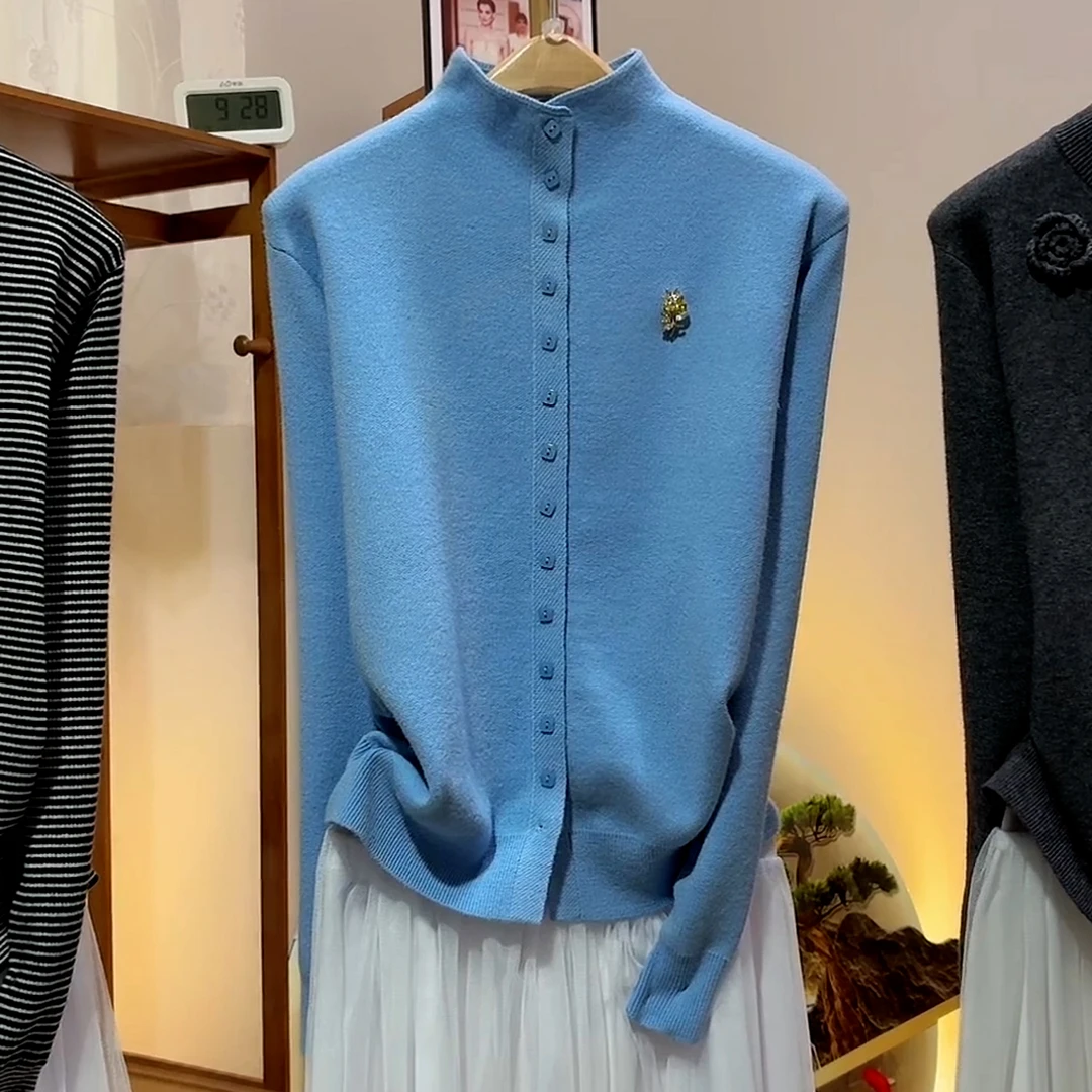 高级感立领单排扣针织开衫女2025秋冬新款时尚减龄百搭显瘦上衣潮