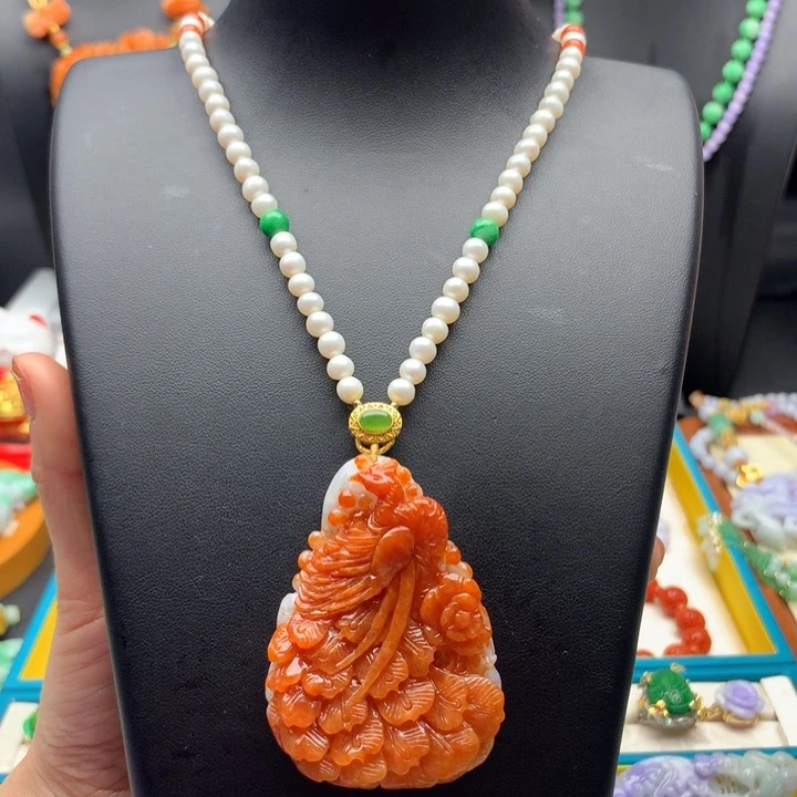 翡翠颈饰未镶嵌红翡凤凰