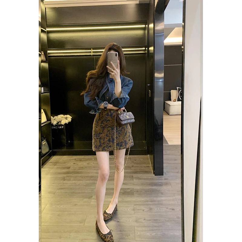 法式气质时尚花朵系带牛仔衬衫女2025秋季新款高级碎花包臀裙短裙