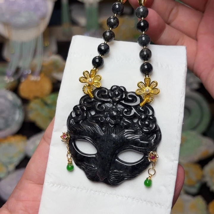 翡翠未镶嵌颈饰吊坠