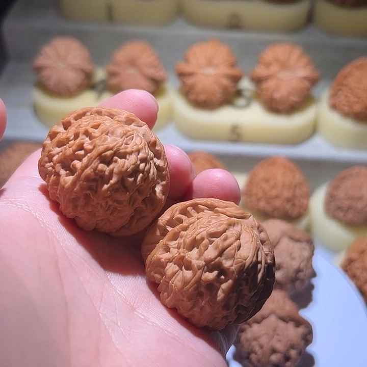 文玩核桃把件原装白狮子全品40