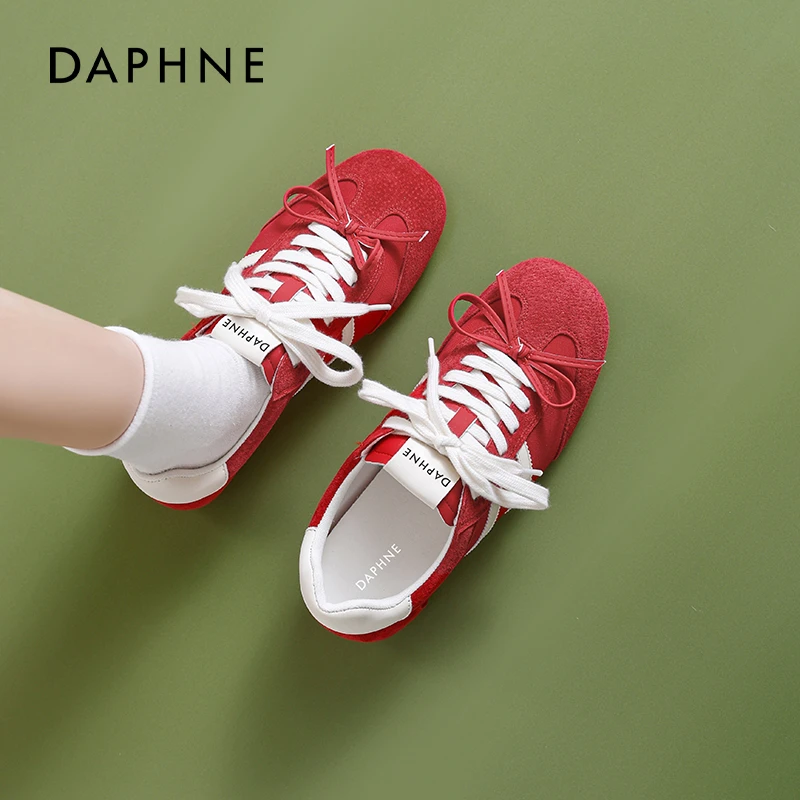 达芙妮云软红色德训鞋女2025新款春秋轻便运动鞋网红芭蕾休闲女鞋
