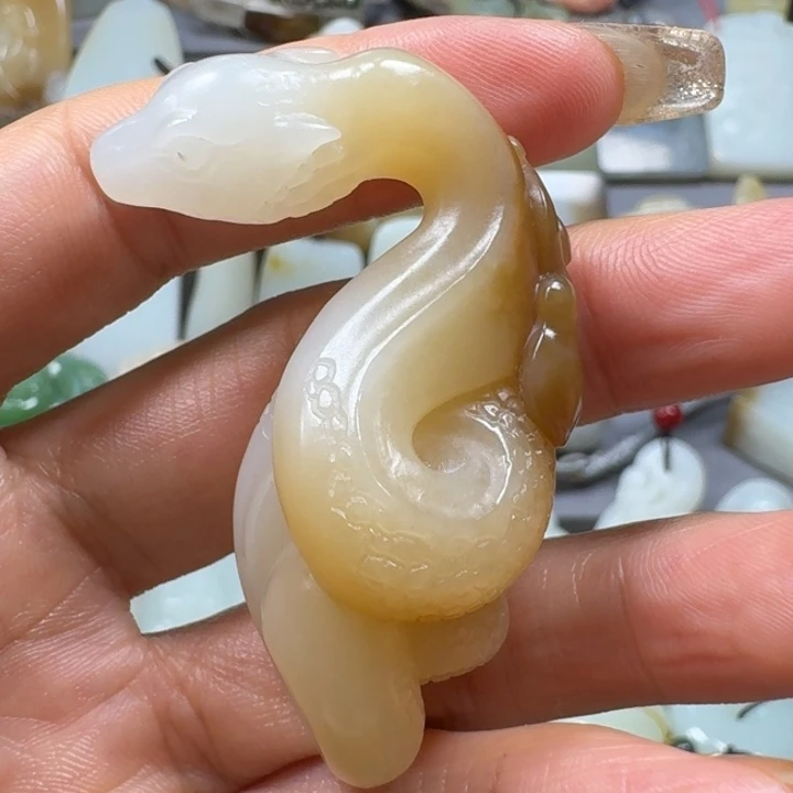 和田玉颈饰未镶嵌
