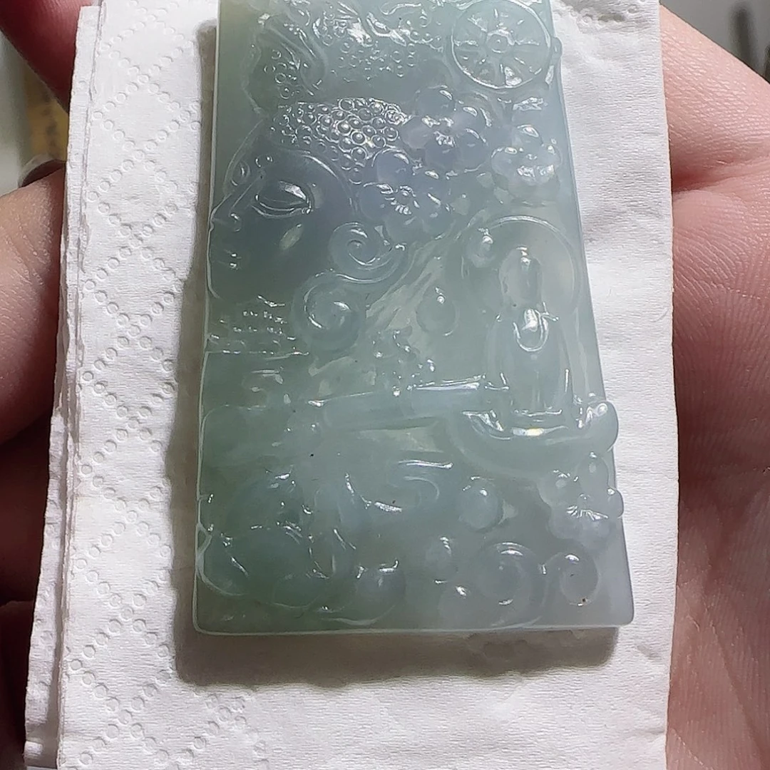 翡翠未镶嵌颈饰一念之间