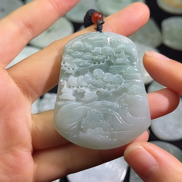 翡翠未镶嵌颈饰山水牌